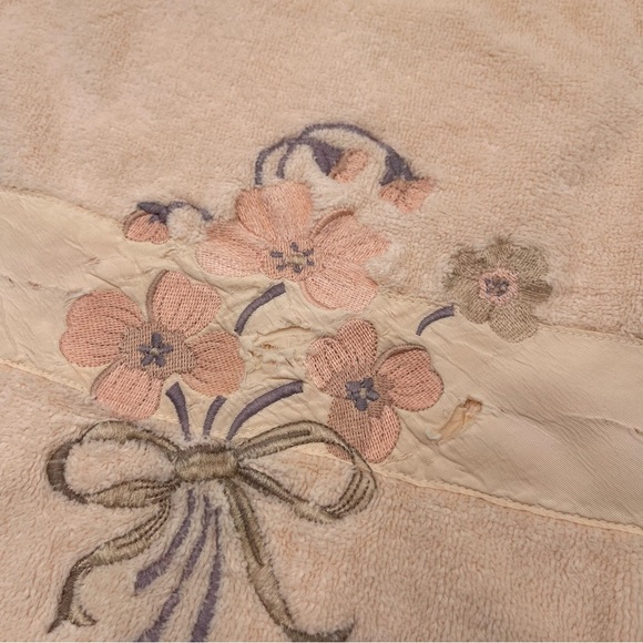 Vintage Bath Towels Peach Floral USA Made Cotton Cottage Grandma Floral 80s 90s - Picture 5 of 14